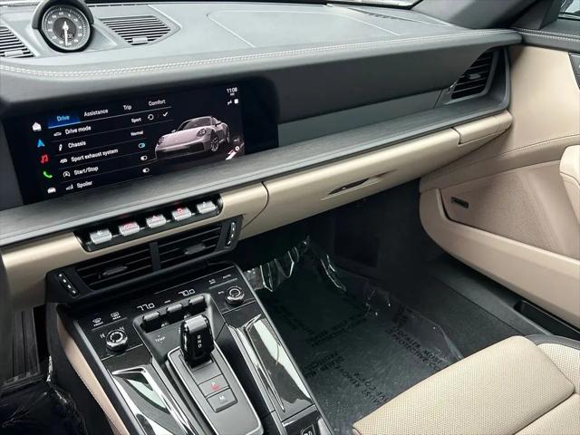 2026 Porsche 911 Carrera 4 GTS Cabriolet