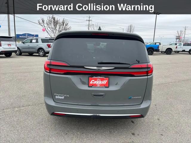 2025 Chrysler Pacifica Hybrid Select