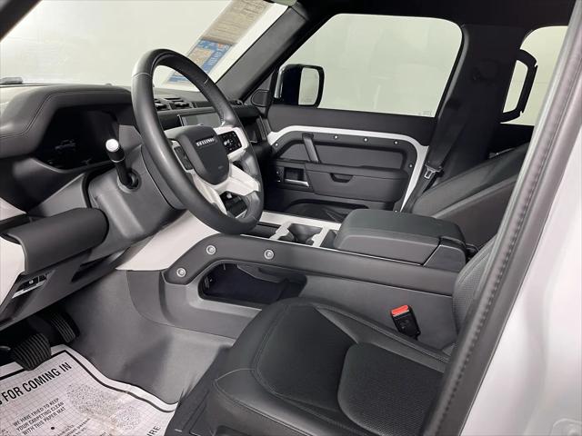 2025 Land Rover Defender 110 P300