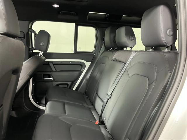 2025 Land Rover Defender 110 P300