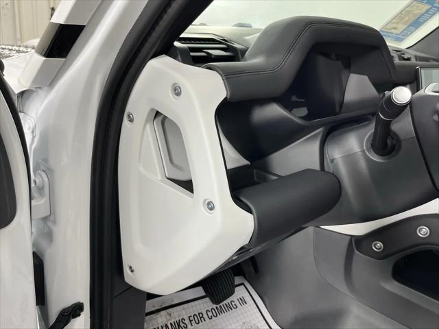 2025 Land Rover Defender 110 P300