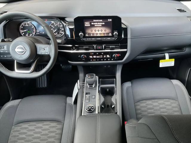 2025 Nissan Pathfinder SV 4WD