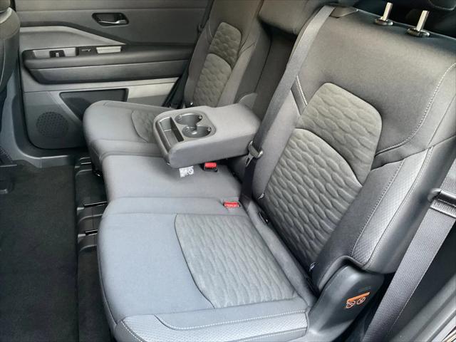 2025 Nissan Pathfinder SV 4WD
