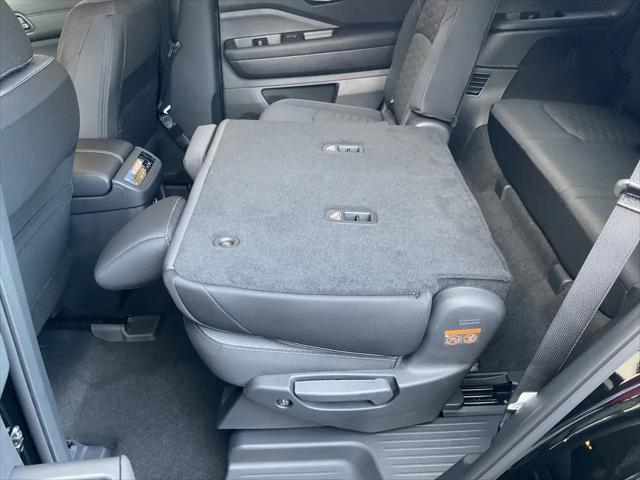 2025 Nissan Pathfinder SV 4WD
