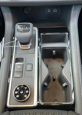 2025 Nissan Pathfinder SV 4WD