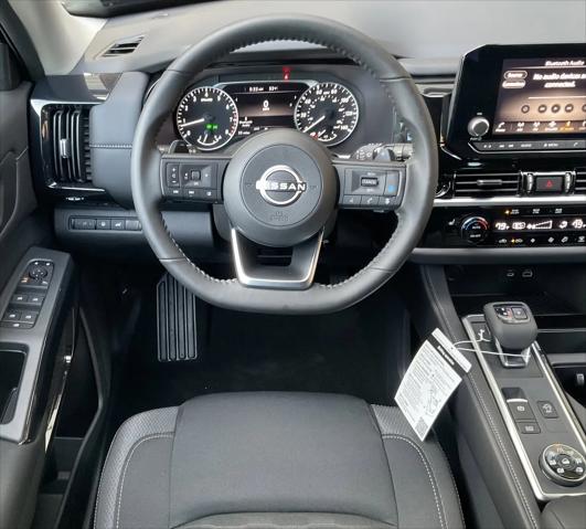 2025 Nissan Pathfinder SV 4WD