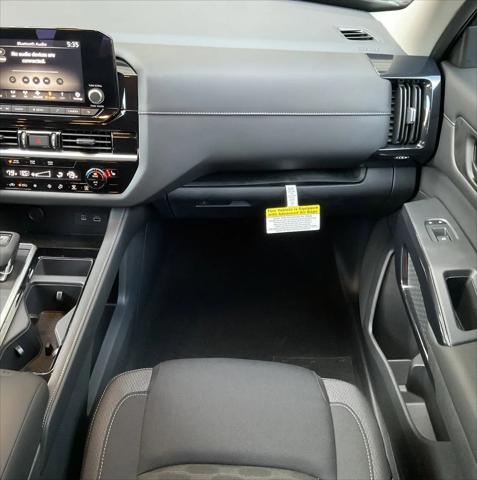 2025 Nissan Pathfinder SV 4WD
