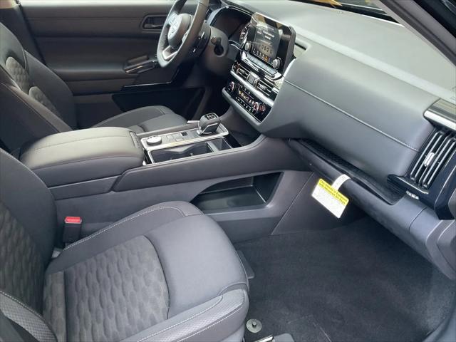 2025 Nissan Pathfinder SV 4WD
