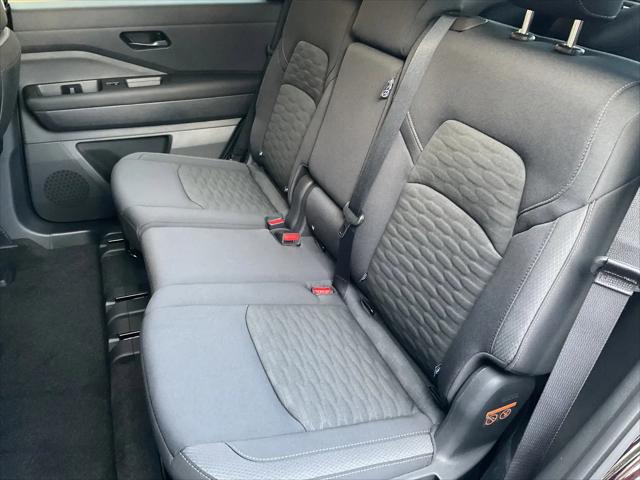 2025 Nissan Pathfinder SV 4WD