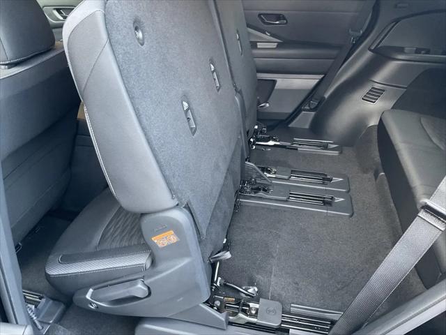2025 Nissan Pathfinder SV 4WD
