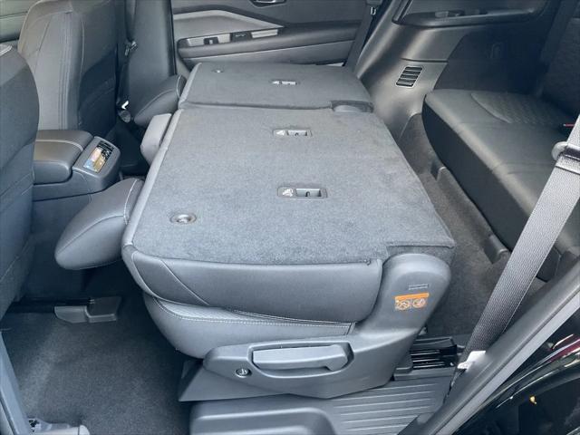 2025 Nissan Pathfinder SV 4WD