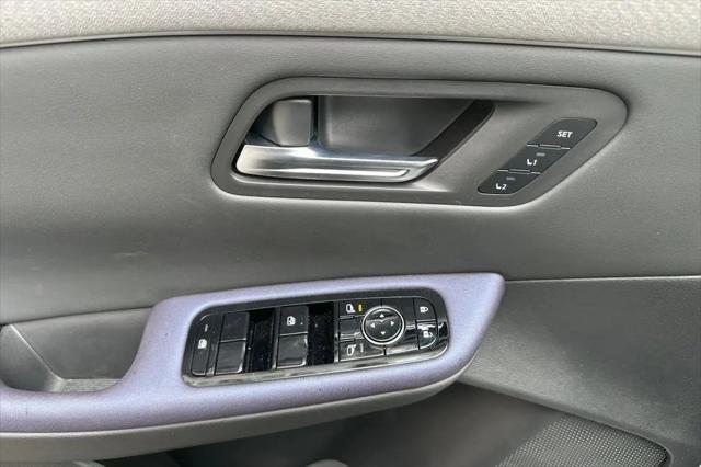 2026 Nissan LEAF PLATINUM+