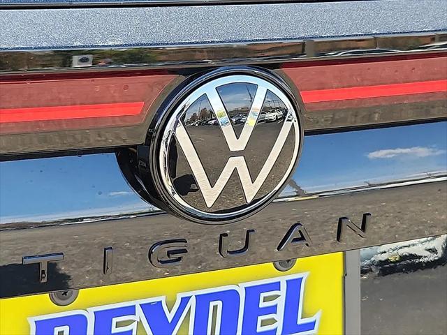 2026 Volkswagen Tiguan SE R-Line Black
