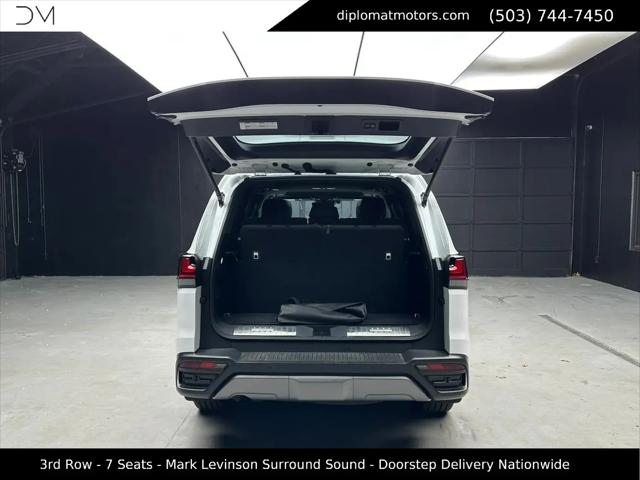 2024 Lexus LX Premium