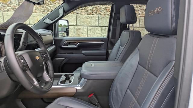 2024 Chevrolet Silverado 2500HD 4WD Crew Cab Standard Bed High Country