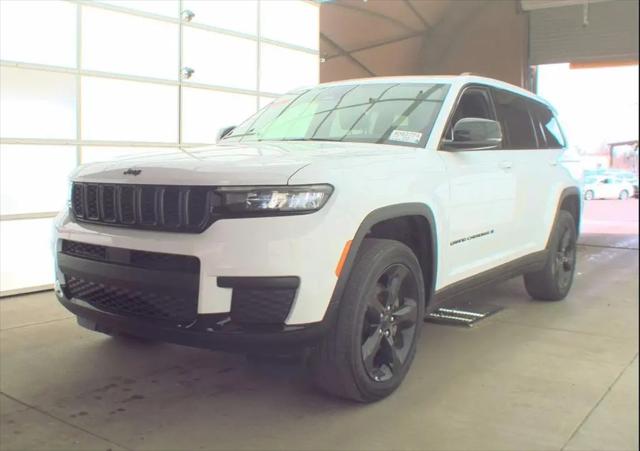 2023 Jeep Grand Cherokee L Altitude 4x4 for sale in Charles City, IA