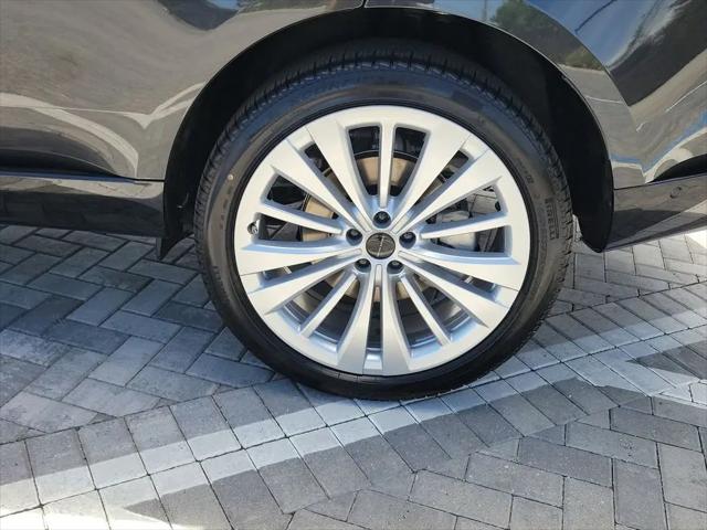 2026 Land Rover Range Rover P400 SE 7 Seat