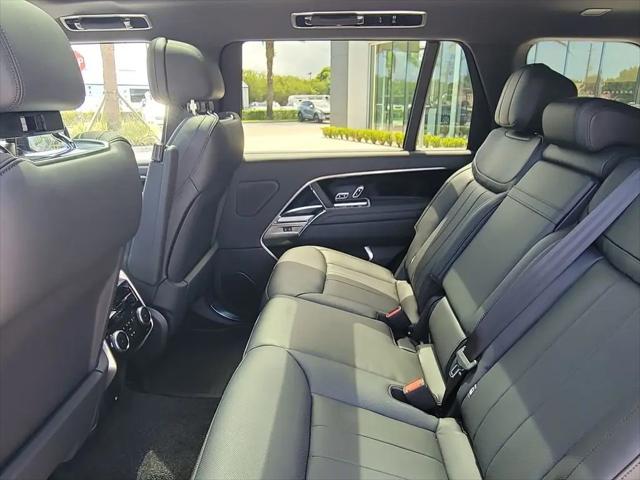 2026 Land Rover Range Rover P400 SE 7 Seat