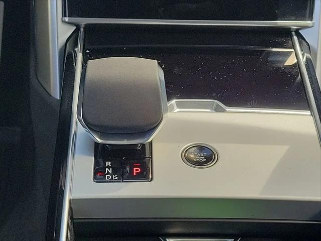 2026 Land Rover Range Rover P400 SE 7 Seat