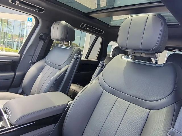 2026 Land Rover Range Rover P400 SE 7 Seat