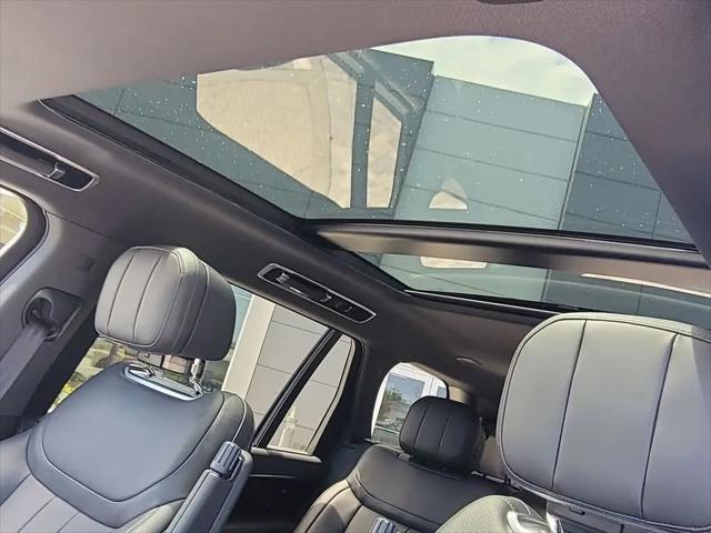 2026 Land Rover Range Rover P400 SE 7 Seat
