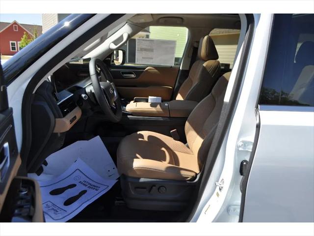 2026 INFINITI QX80 LUXE