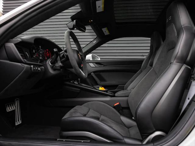 2026 Porsche 911 Carrera 4 GTS