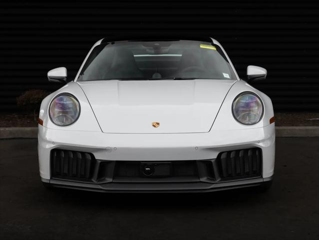 2026 Porsche 911 Carrera 4 GTS