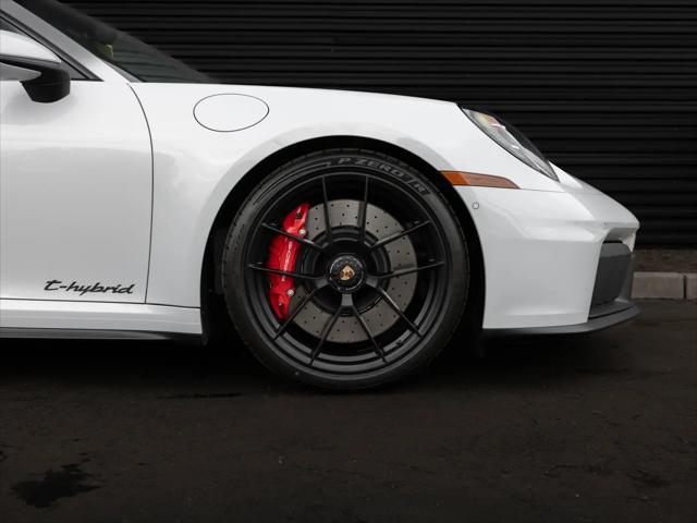 2026 Porsche 911 Carrera 4 GTS