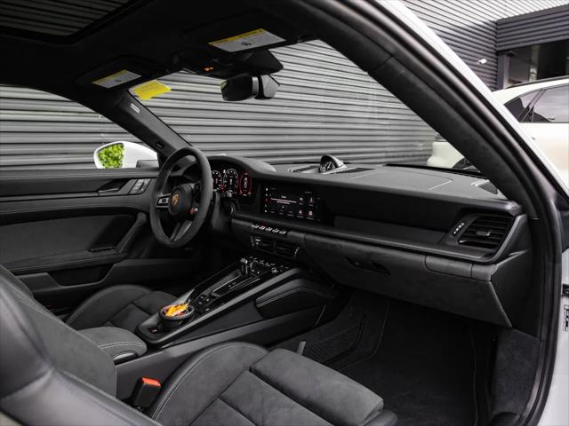 2026 Porsche 911 Carrera 4 GTS