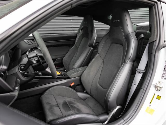 2026 Porsche 911 Carrera 4 GTS