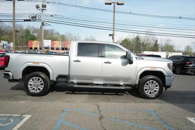 2022 GMC Sierra 2500HD 4WD Crew Cab Standard Bed Denali