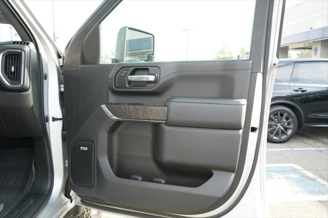 2022 GMC Sierra 2500HD 4WD Crew Cab Standard Bed Denali