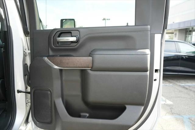 2022 GMC Sierra 2500HD 4WD Crew Cab Standard Bed Denali