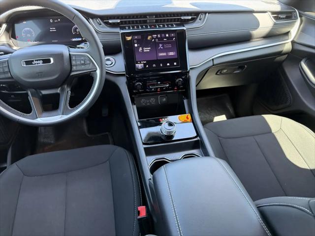 2025 Jeep Grand Cherokee L Laredo 4x4