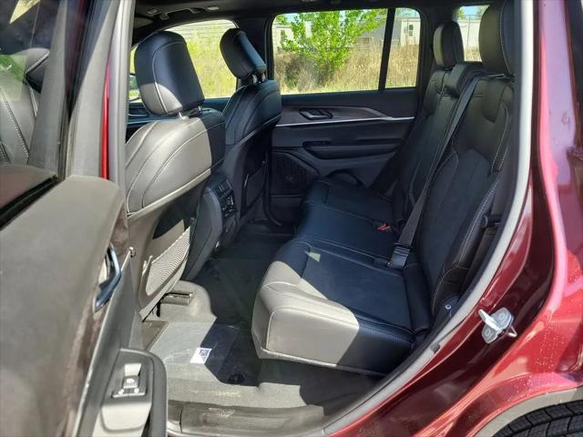 2026 Jeep Grand Cherokee Altitude 4x2