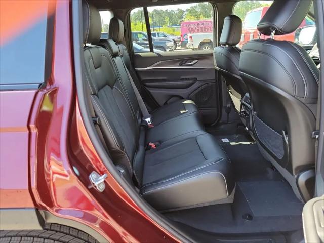 2026 Jeep Grand Cherokee Altitude 4x2