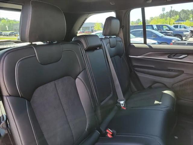 2026 Jeep Grand Cherokee Altitude 4x2