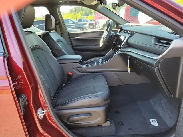 2026 Jeep Grand Cherokee Altitude 4x2