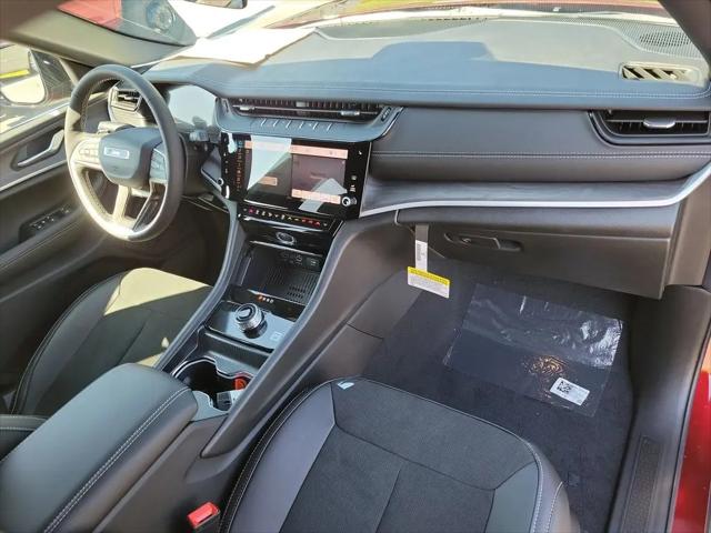 2026 Jeep Grand Cherokee Altitude 4x2