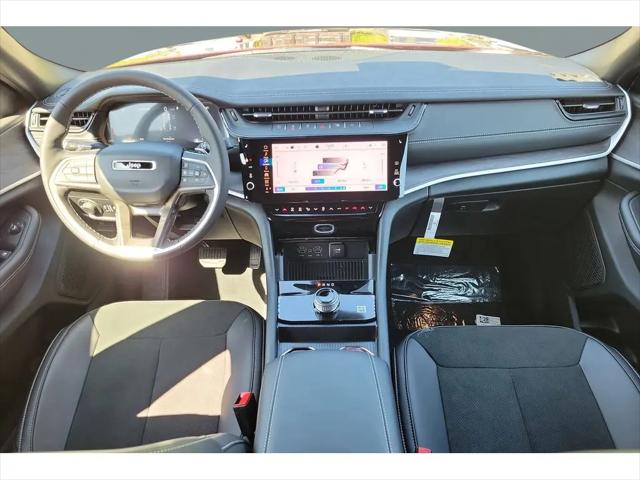 2026 Jeep Grand Cherokee Altitude 4x2