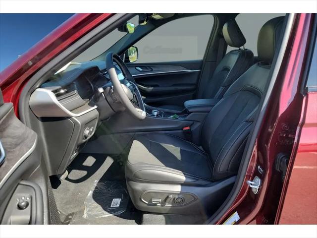 2026 Jeep Grand Cherokee Altitude 4x2