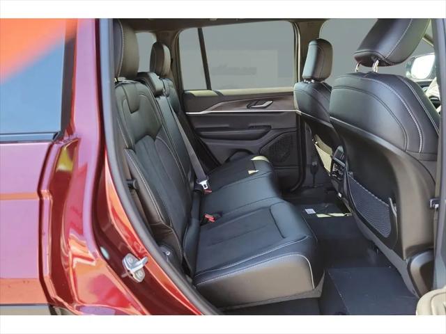 2026 Jeep Grand Cherokee Altitude 4x2