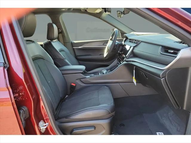 2026 Jeep Grand Cherokee Altitude 4x2