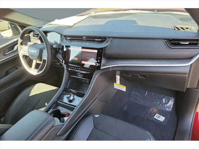 2026 Jeep Grand Cherokee Altitude 4x2