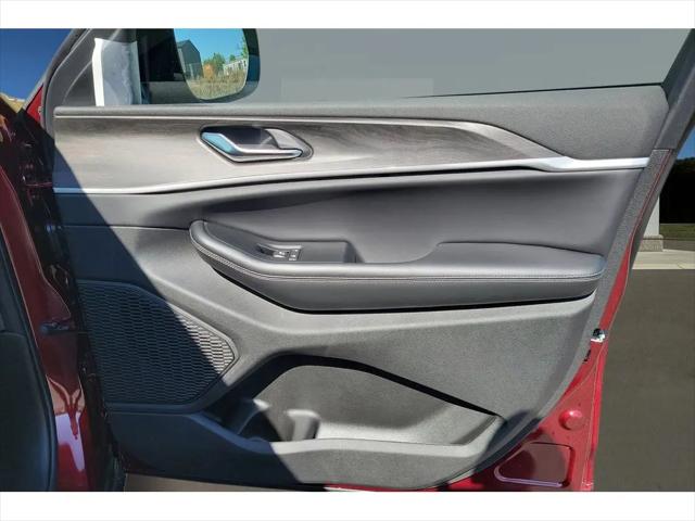 2026 Jeep Grand Cherokee Altitude 4x2