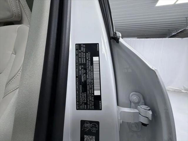 2026 Volvo XC90 Ultra, B6 AWD Gas (mild hybrid), Gasoline, Bright, 7 Seats