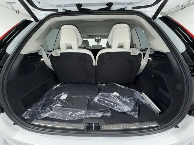 2026 Volvo XC90 Ultra, B6 AWD Gas (mild hybrid), Gasoline, Bright, 7 Seats