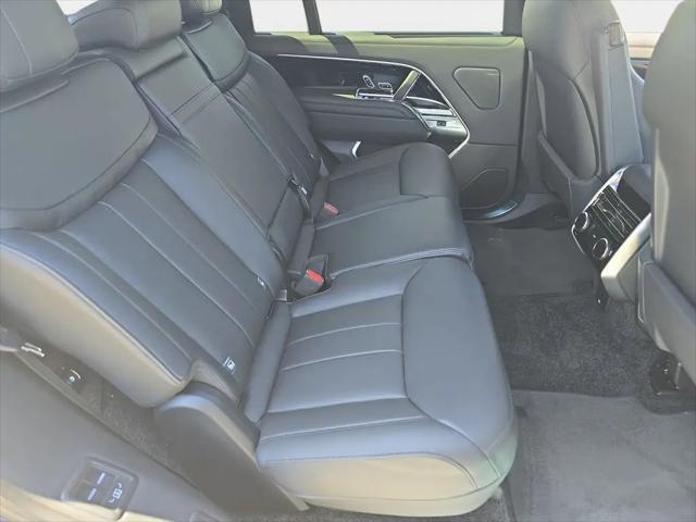 2026 Land Rover Range Rover P400 SE 7 Seat