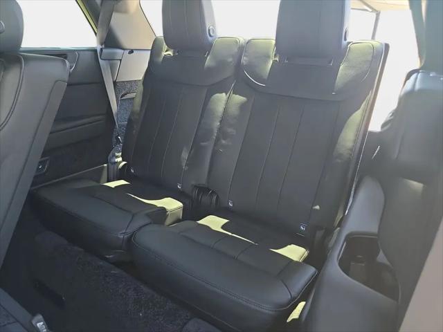 2026 Land Rover Range Rover P400 SE 7 Seat